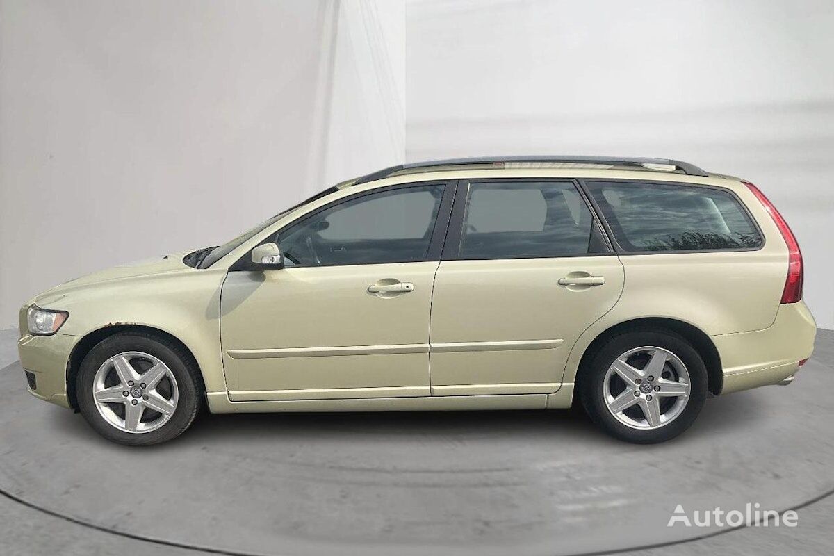 Volvo V50 estate car