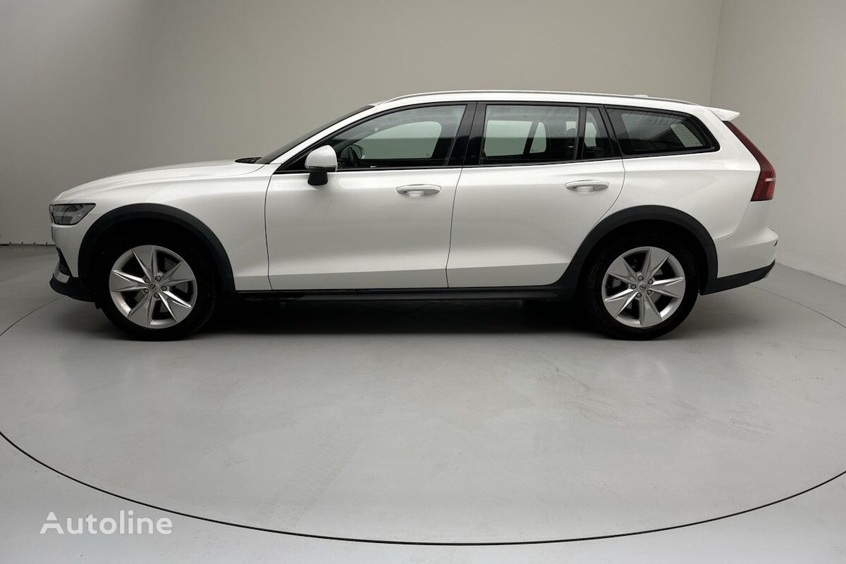 Volvo V60 Cross Country estate car