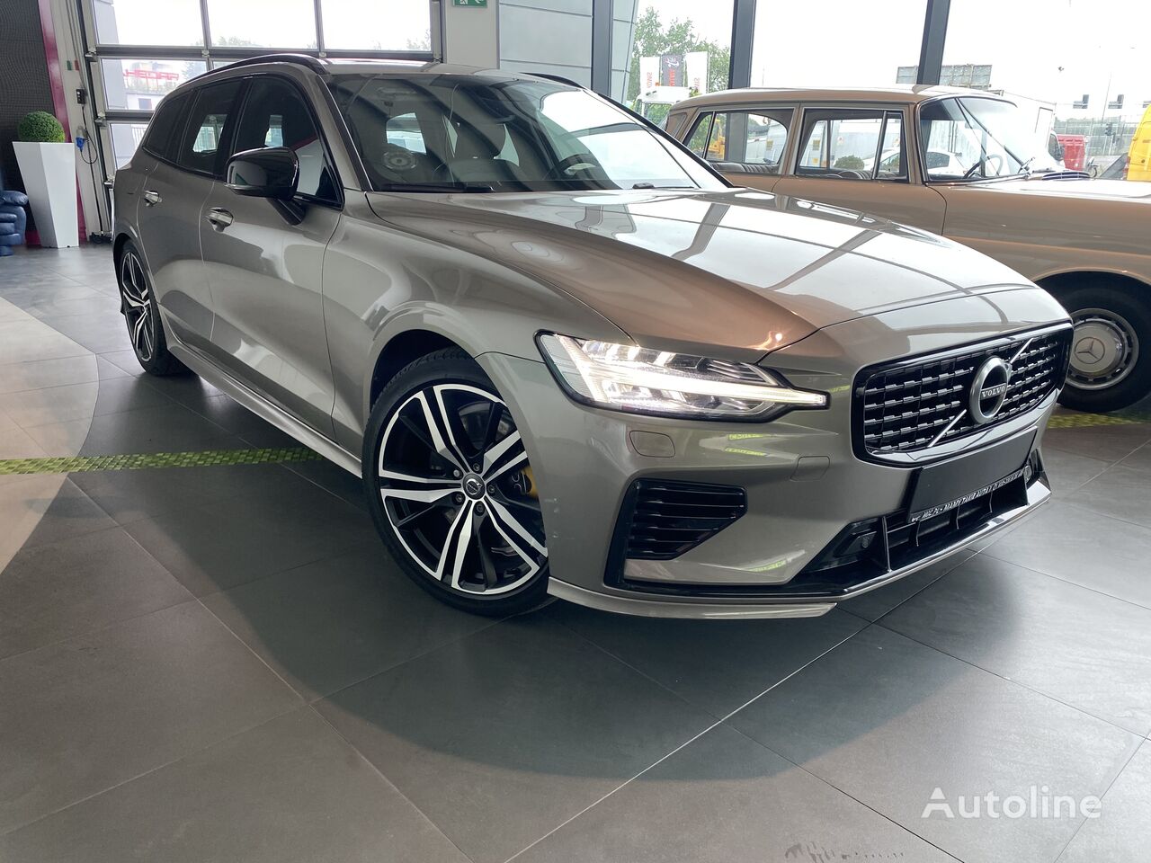 универсал Volvo V60 R-Design eAWD T6 / 1OWNER / SUPER CONDITION