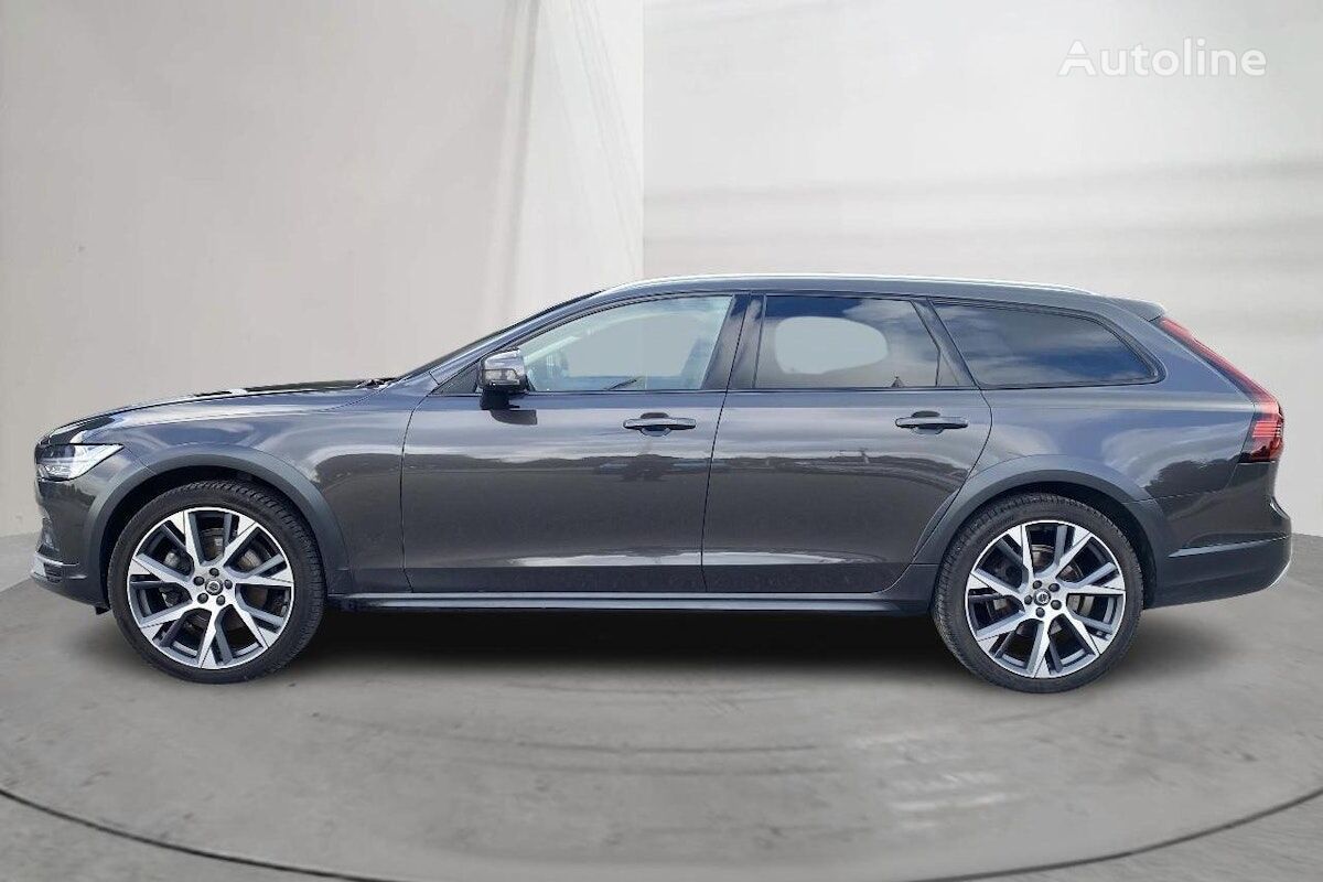 xe có ngăn riêng xếp hành lý Volvo V90 Cross Country