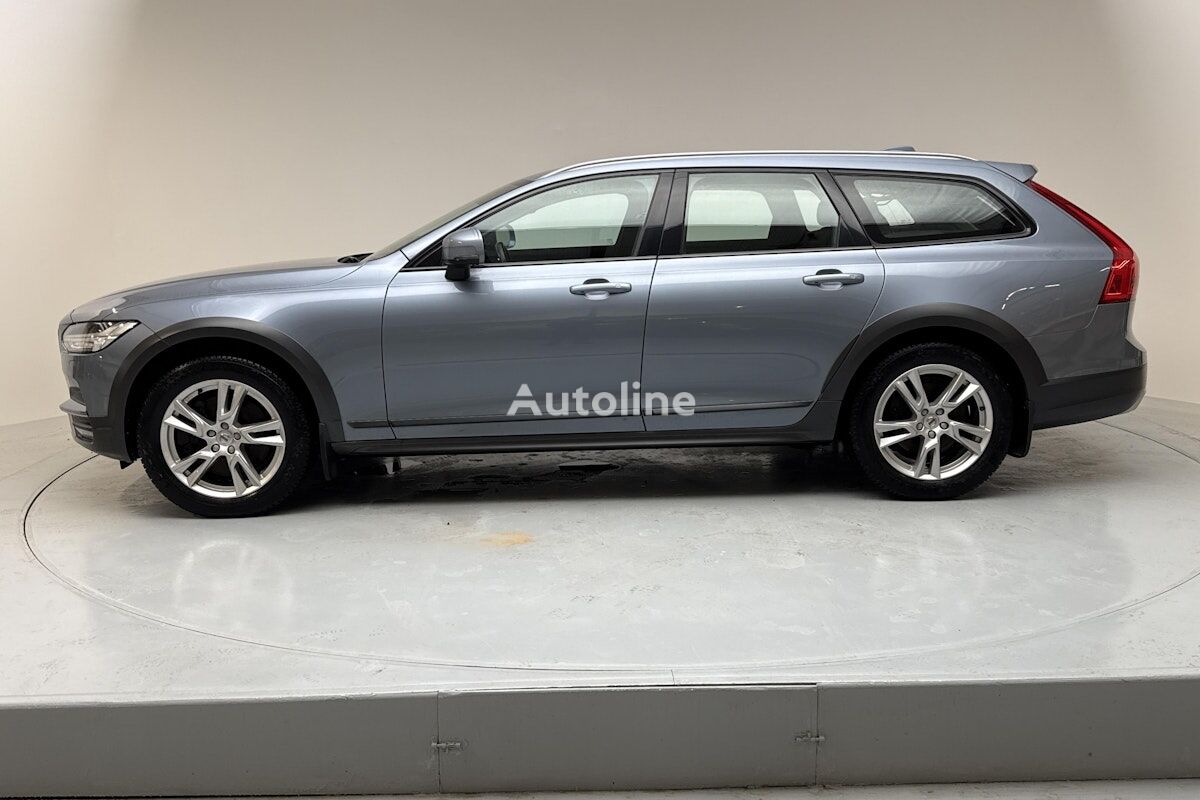 универсал Volvo V90 Cross Country