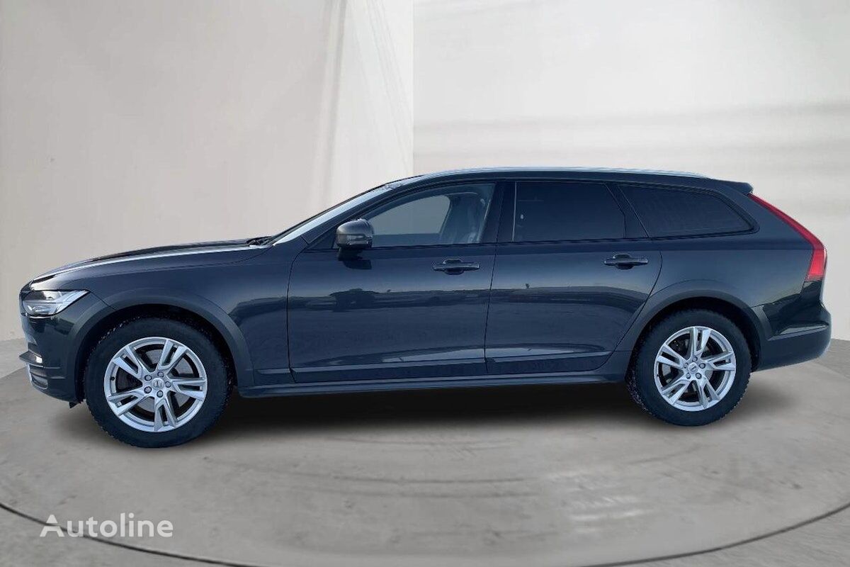 универсал Volvo V90 Cross Country