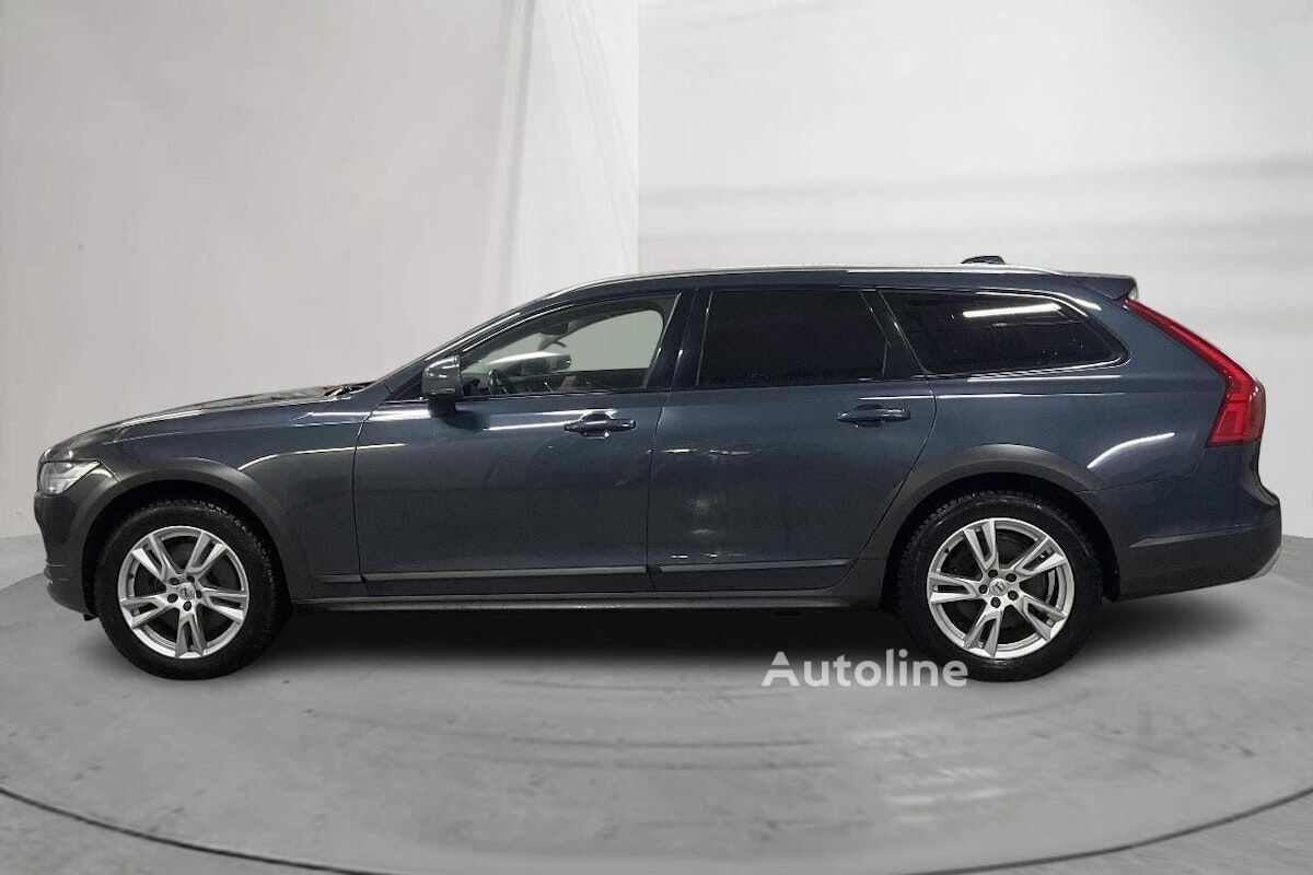 Volvo V90 Cross Country estate car