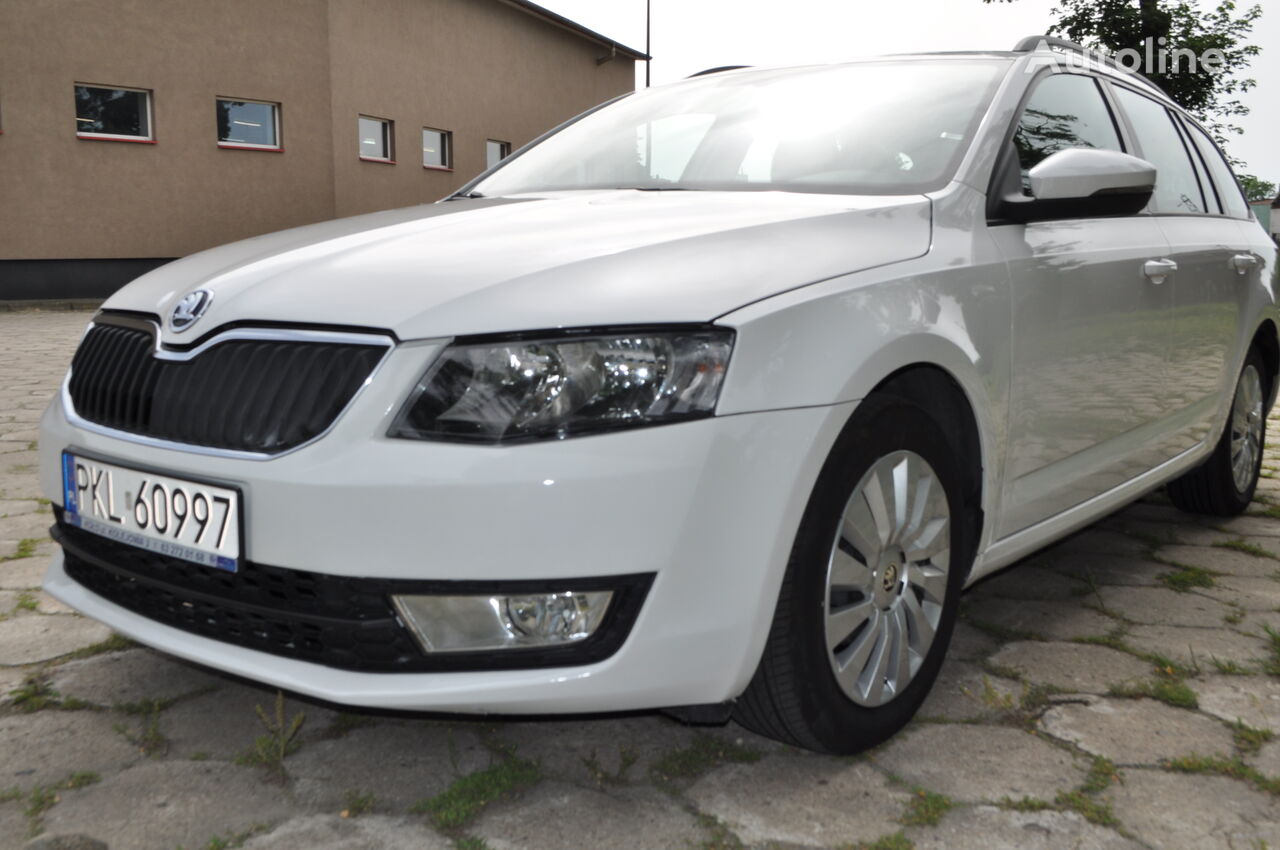 xe có ngăn riêng xếp hành lý Škoda Octavia III Kombi 1,4 CNG