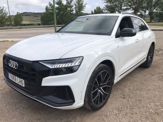 αυτοκίνητο hatchback Audi Q8 S LINE