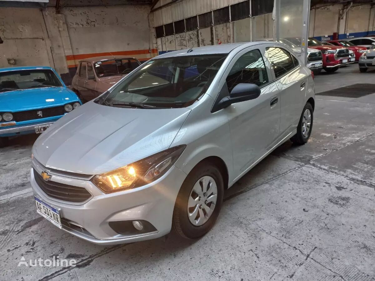 hatchback Chevrolet Onix