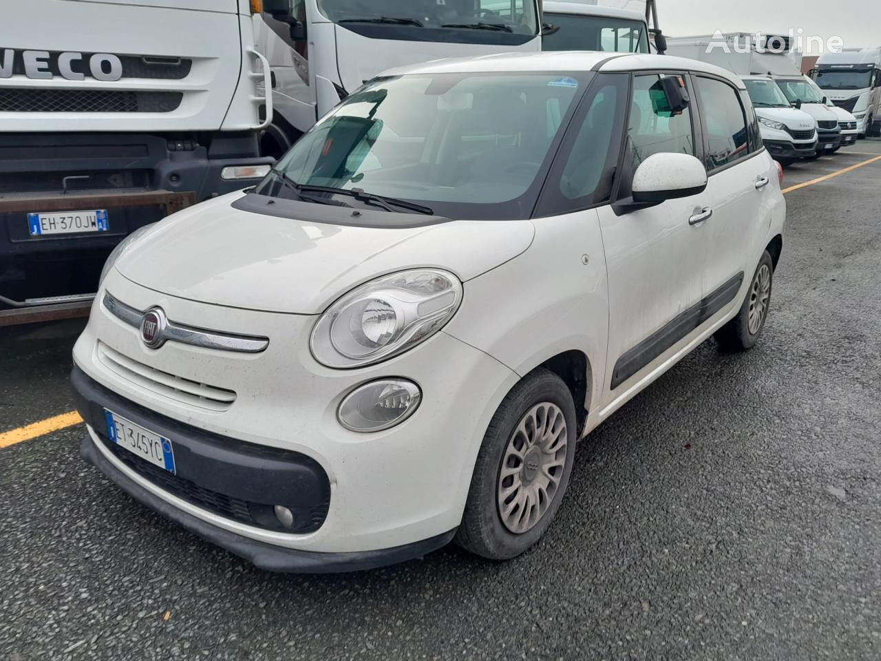 FIAT 500L hatchback