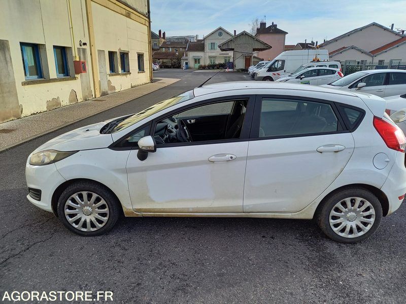 Ford FIESTA hatchback