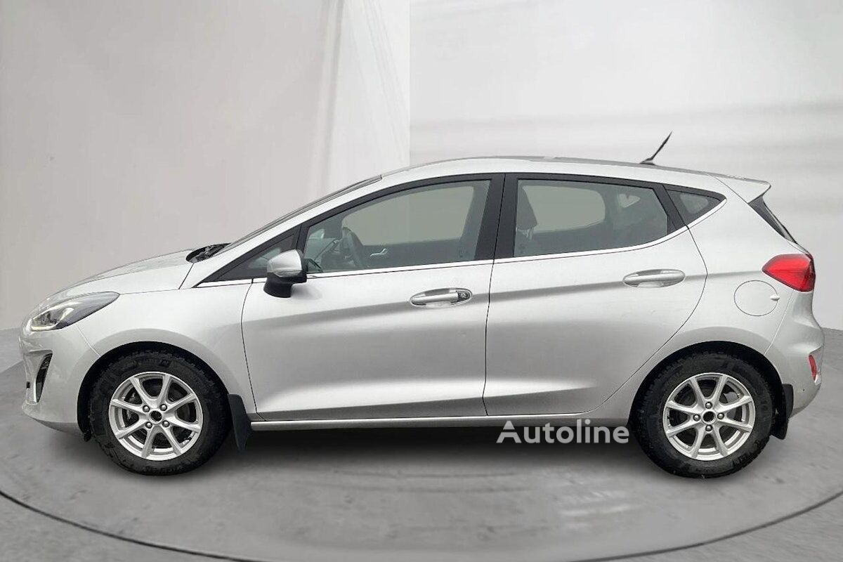 hatchback Ford Fiesta