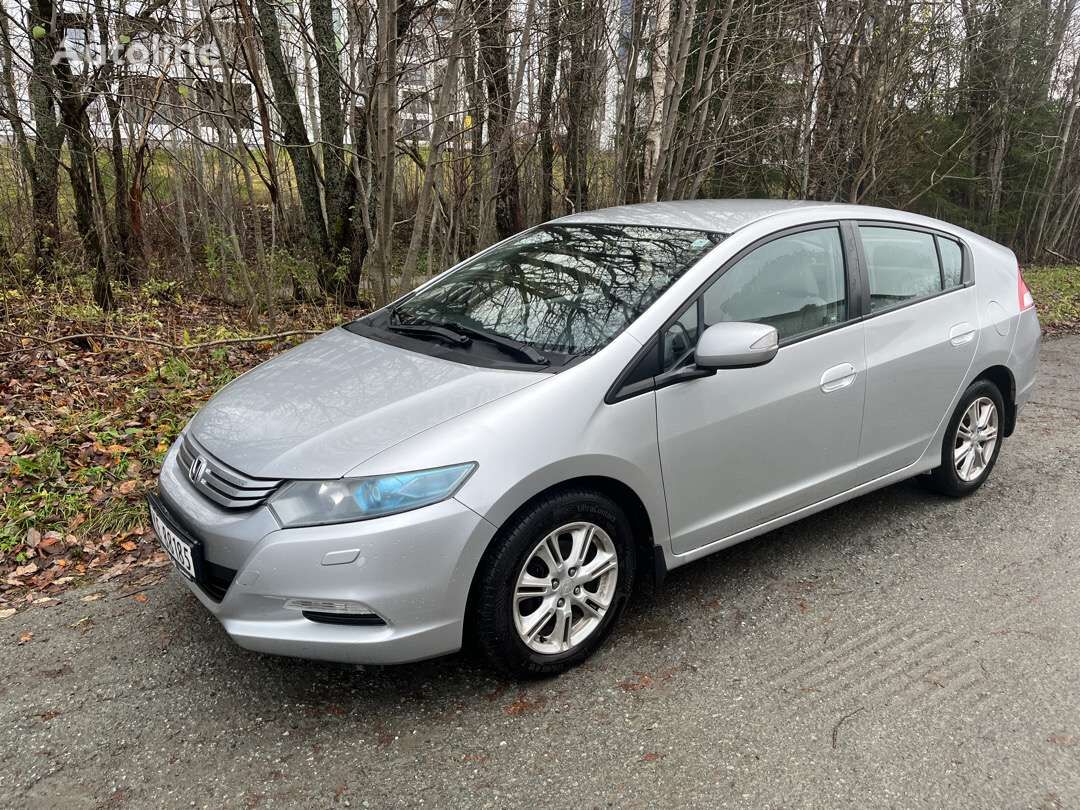 хэтчбек Honda Insight