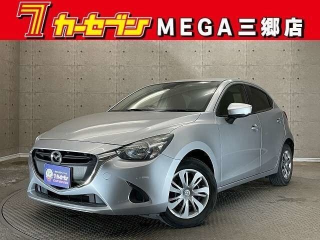 хэтчбек Mazda DEMIO