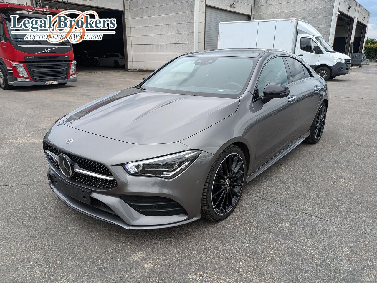 hatchback Mercedes-Benz CLA 180 d AMG Line - Berline