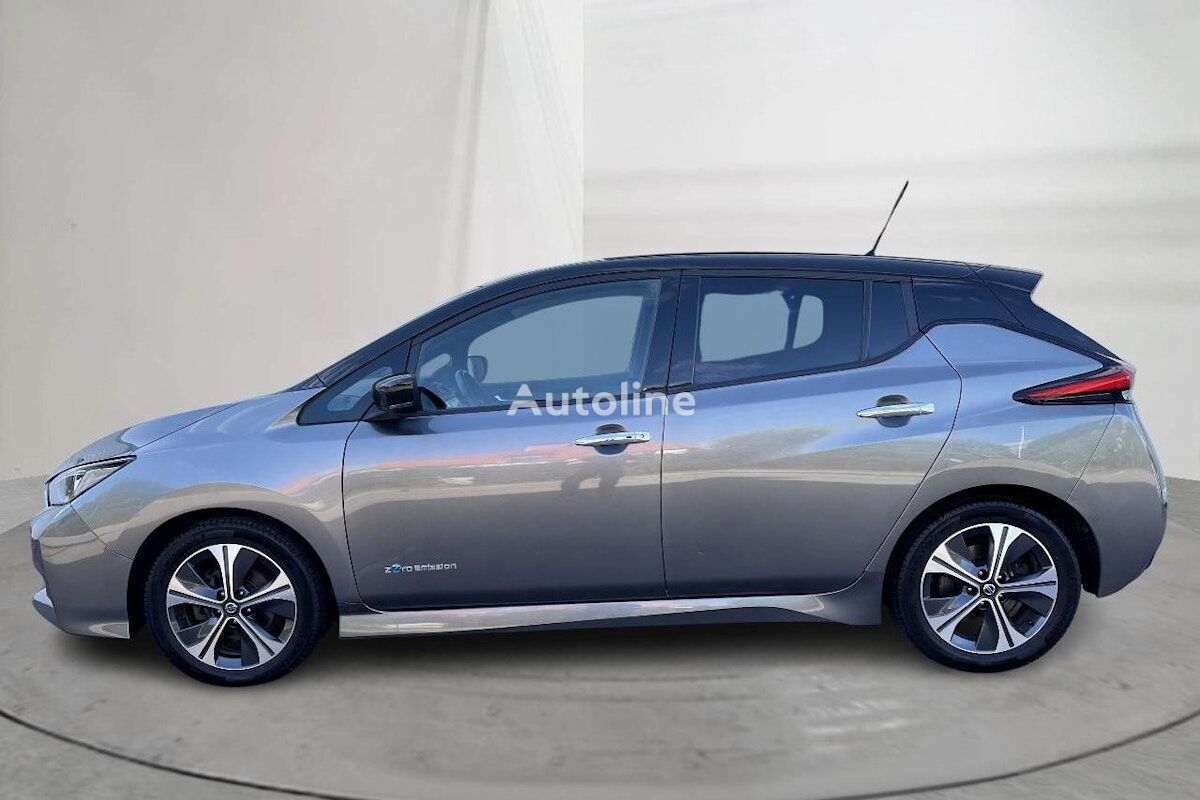 Nissan LEAF hatchback