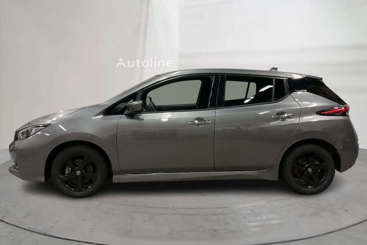 Nissan LEAF hatchback