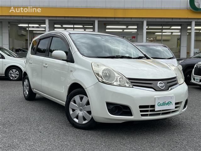 hatchback Nissan NOTE