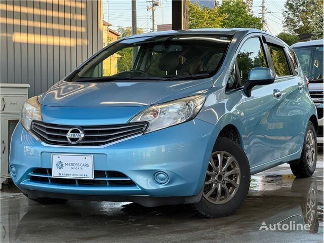 hatchback Nissan NOTE