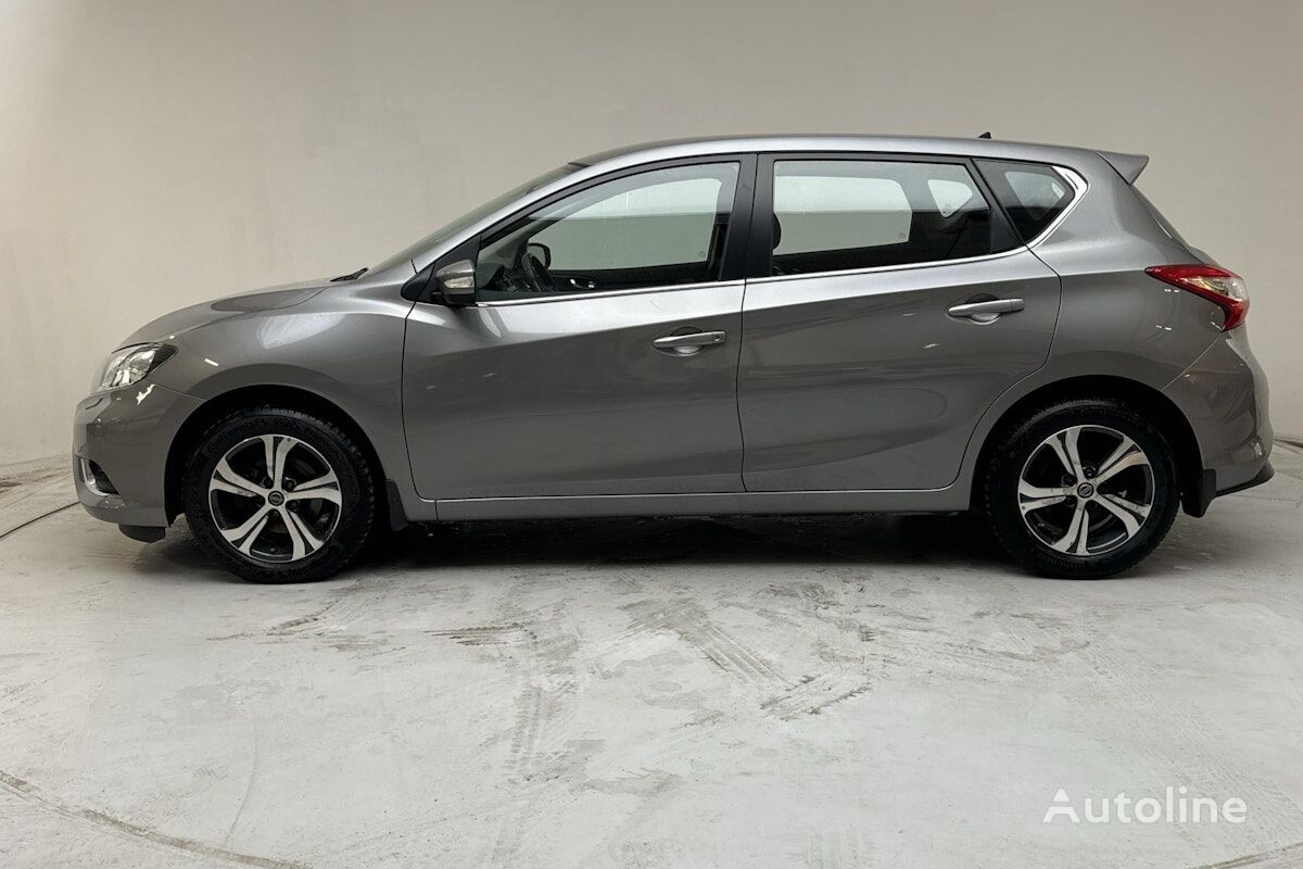 Nissan Pulsar hatchback