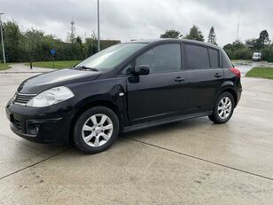 Nissan TIIDA hatchback