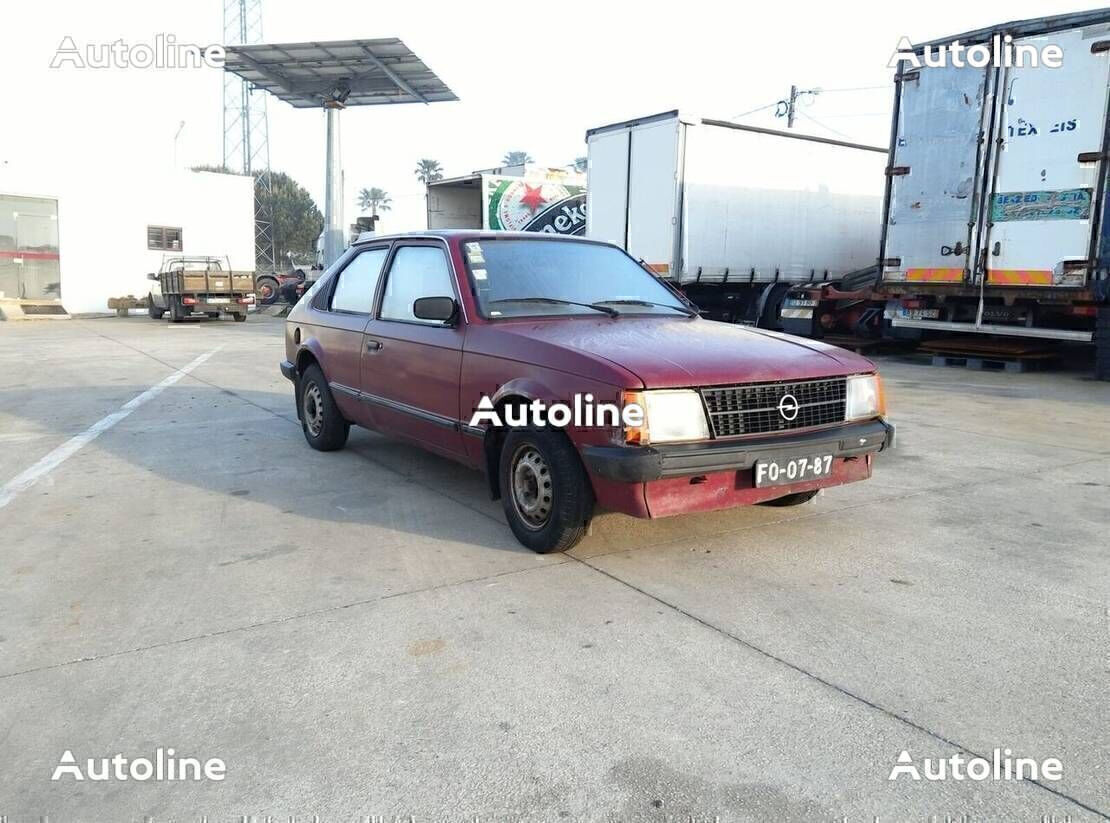 αυτοκίνητο hatchback Opel Kadett 1200