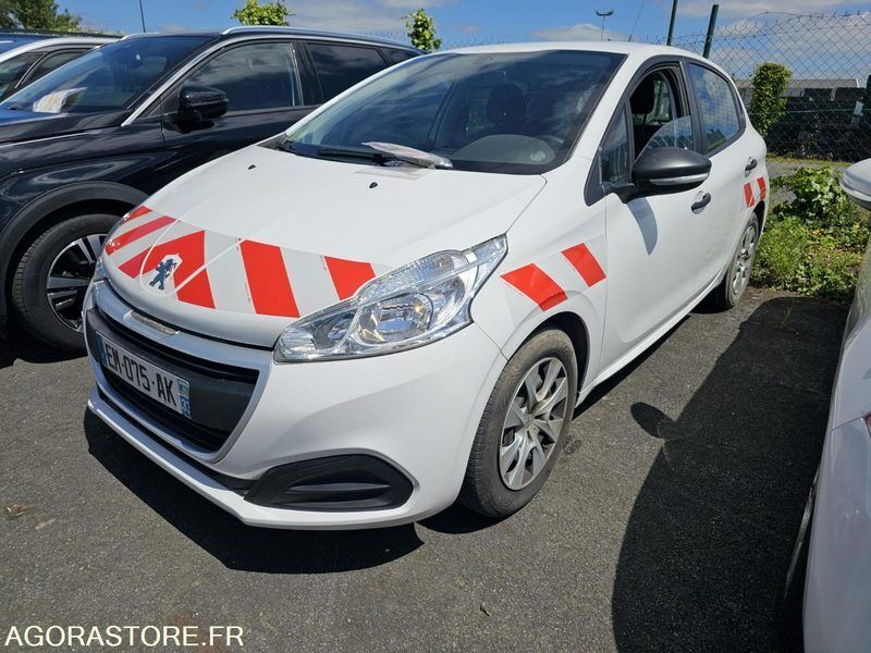 хэтчбек Peugeot 208