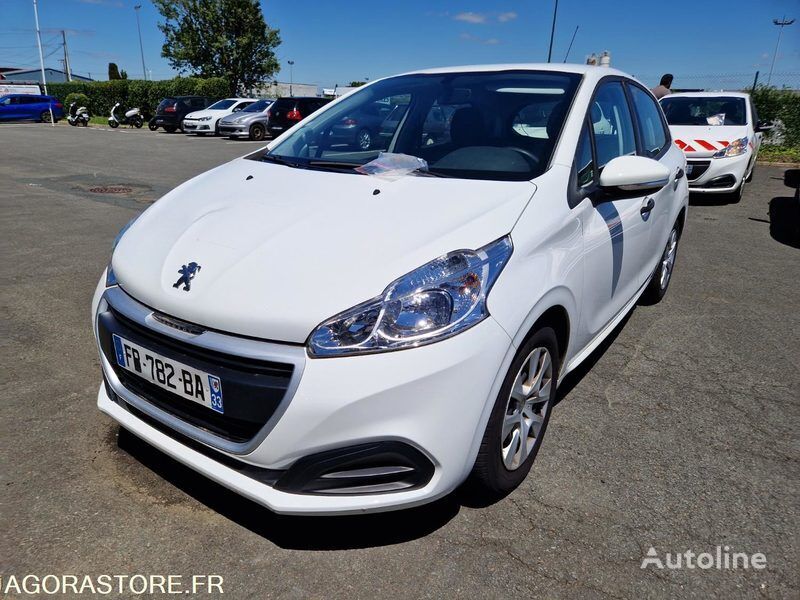 хэтчбек Peugeot 208