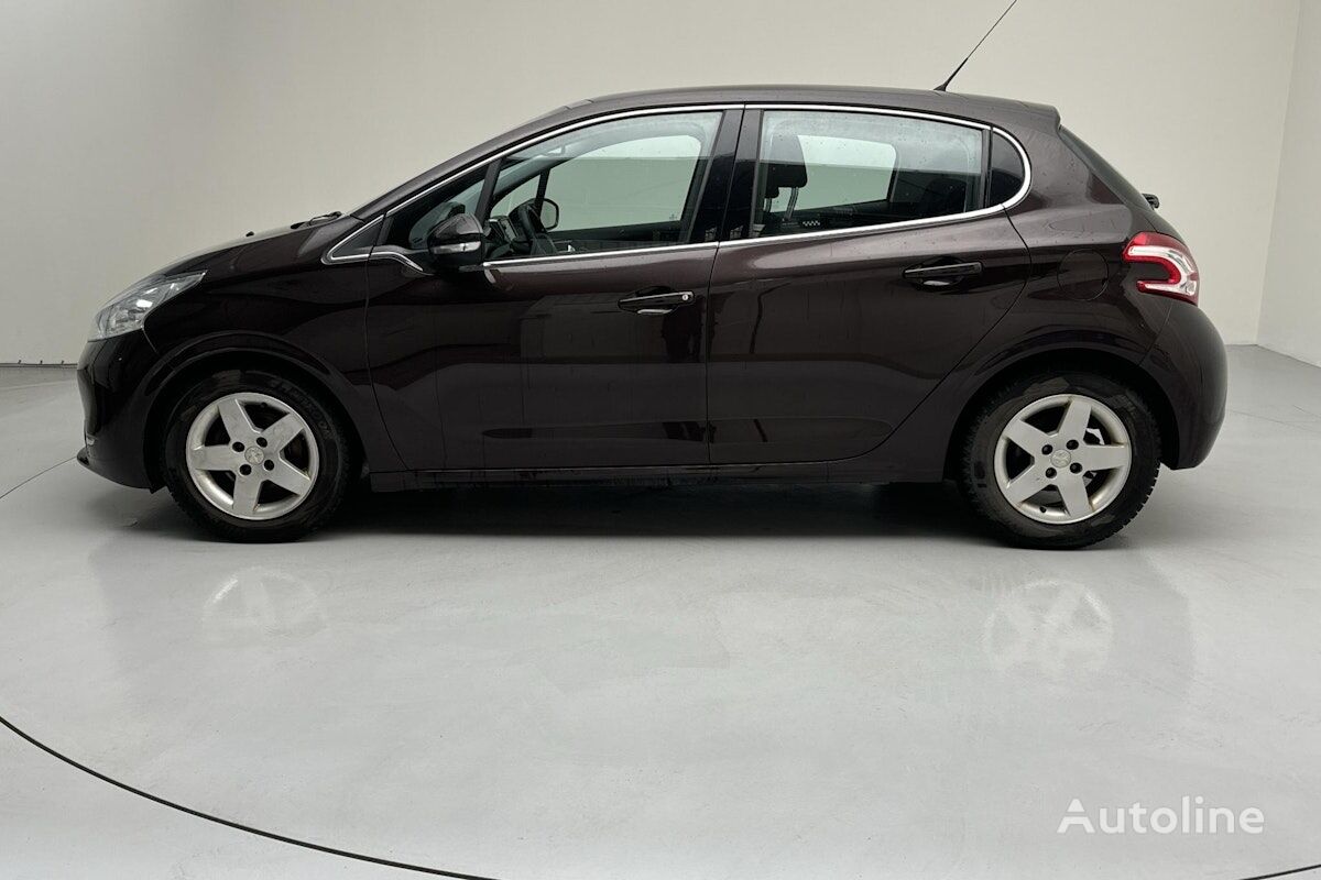 Peugeot 208 hatchback