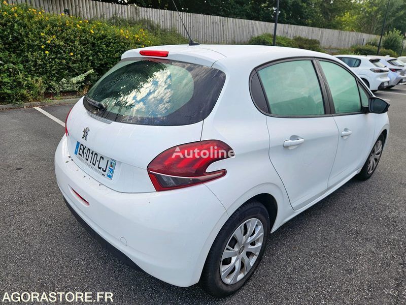 Peugeot 208 hatchback