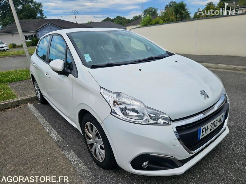 хетчбек Peugeot 208