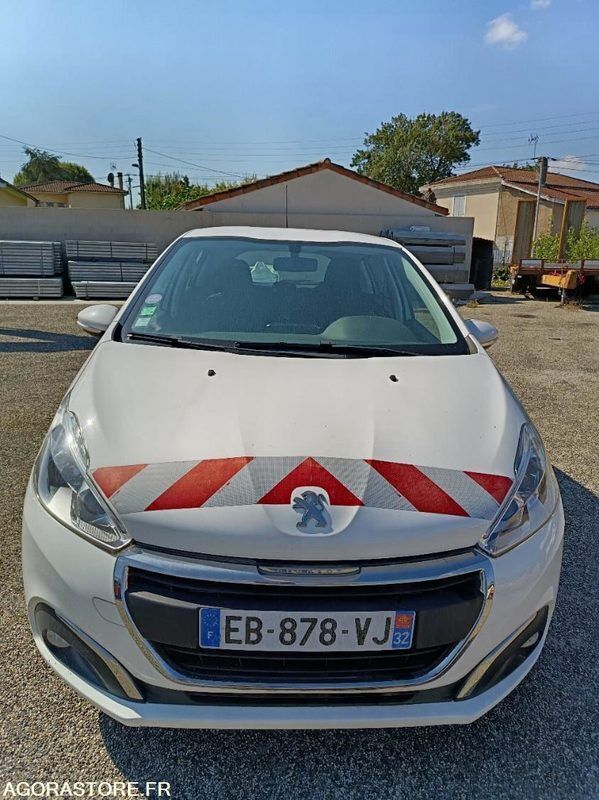 αυτοκίνητο hatchback Peugeot 208