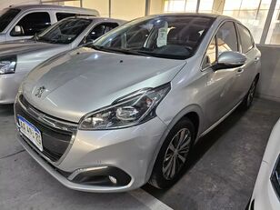 Peugeot 208 ハッチバック