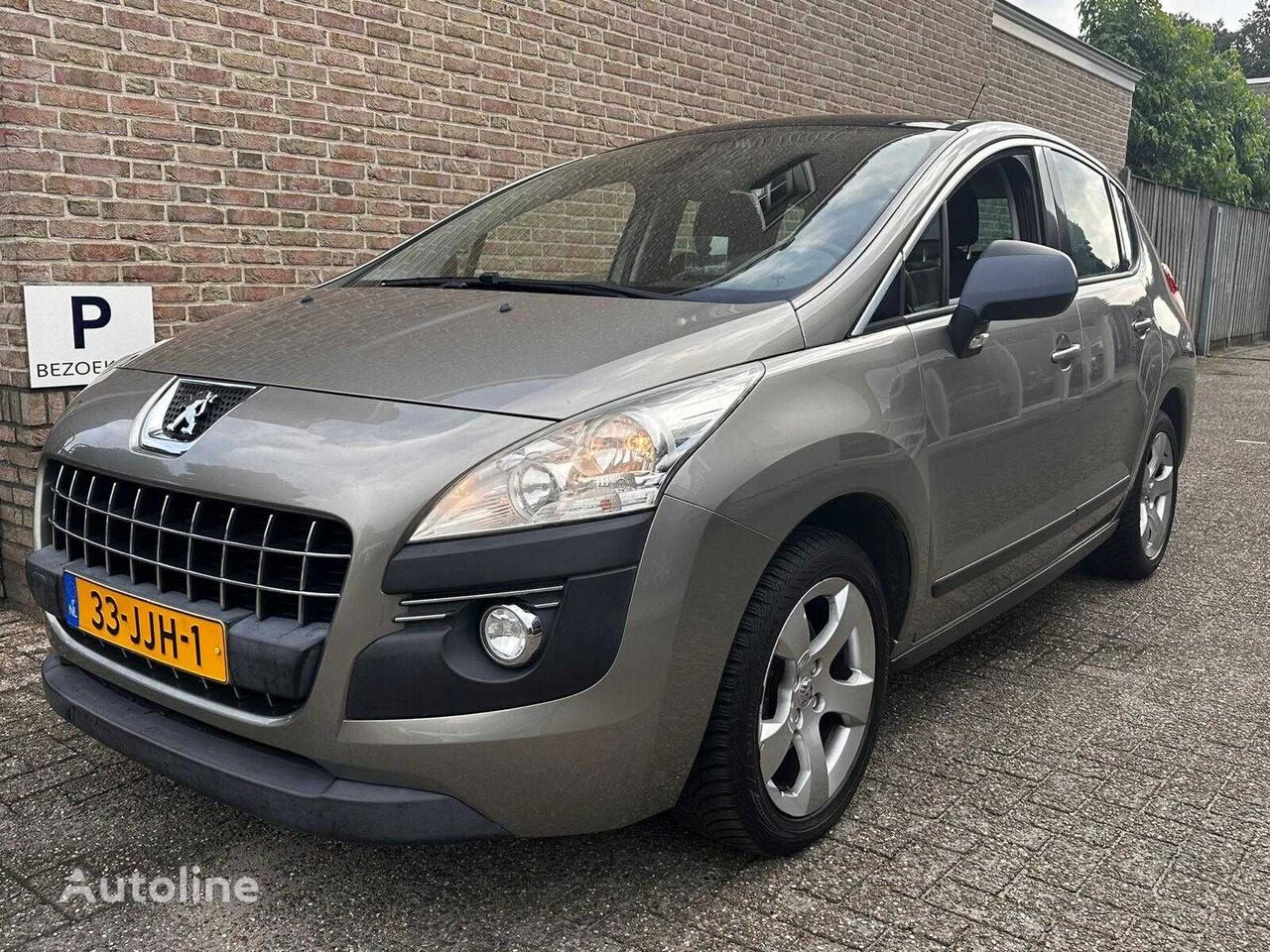 Peugeot 3008 hatchback