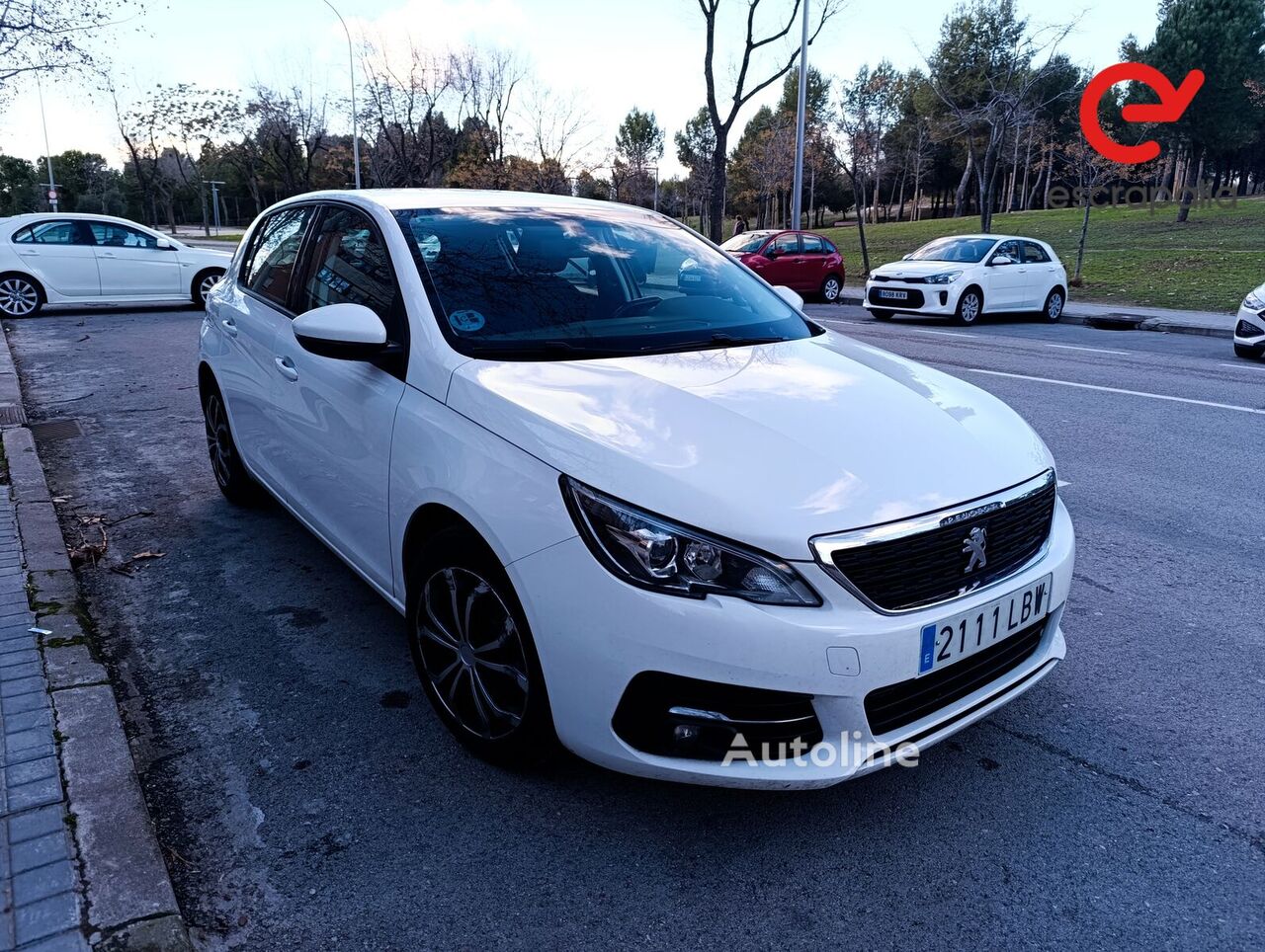 سيارة هاتشباك Peugeot 308 Business Line