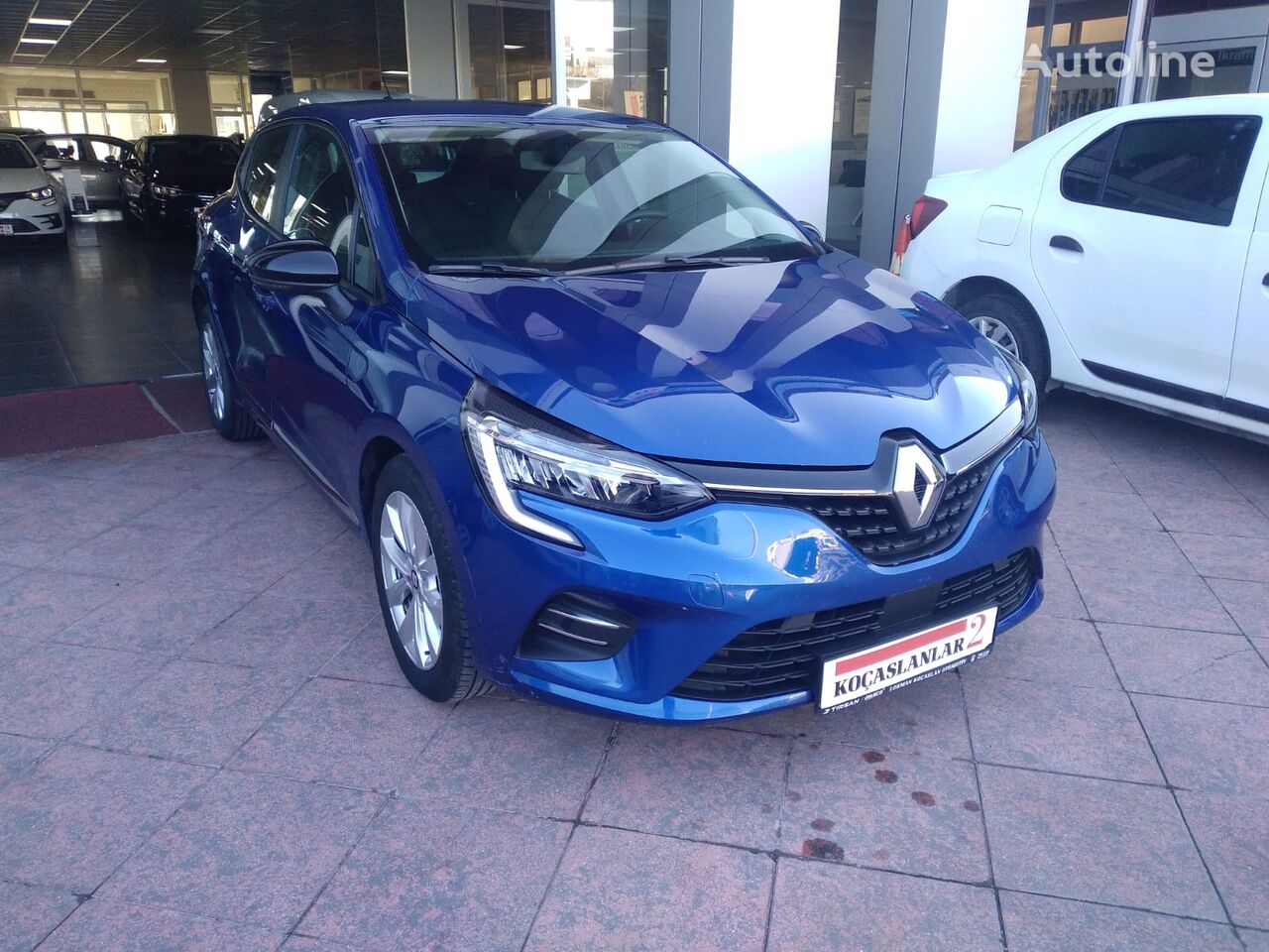 hatchback Renault 2023