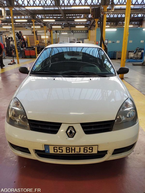 Renault CLIO hatchback