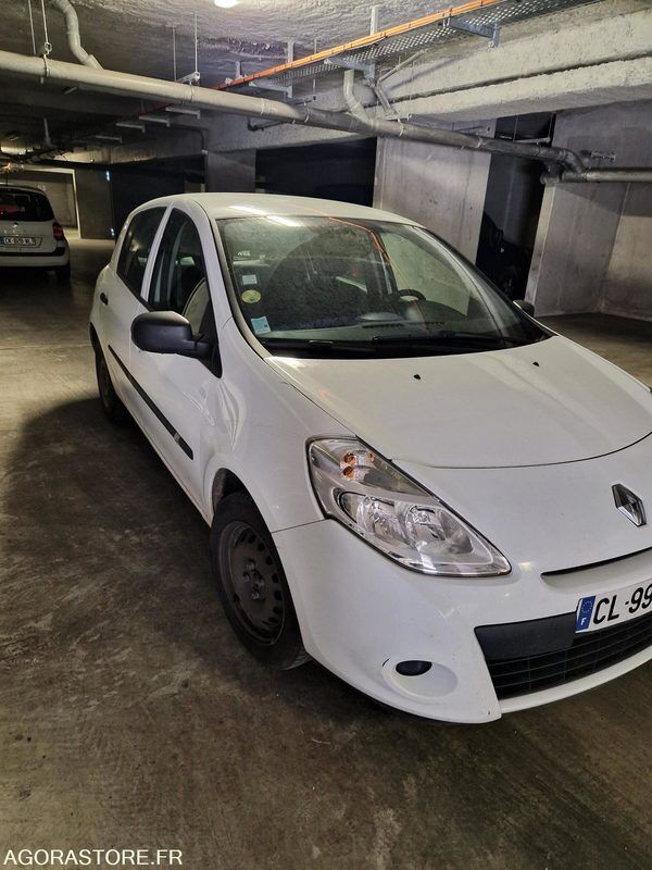 سيارة هاتشباك Renault CLIO 3