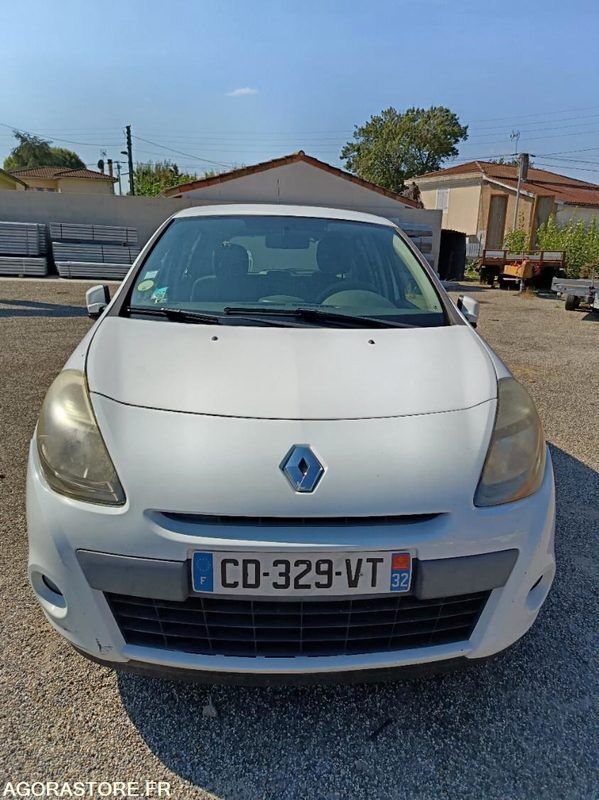 hatchback Renault Clio