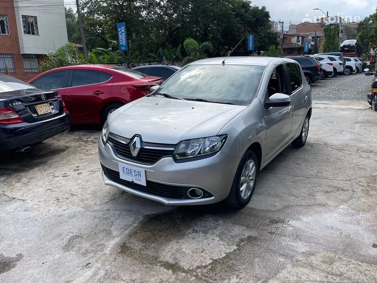 hatchback Renault Sandero