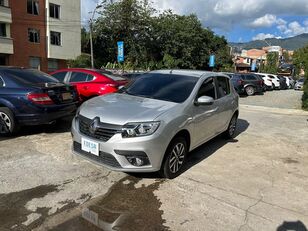 hatchback Renault Sandero