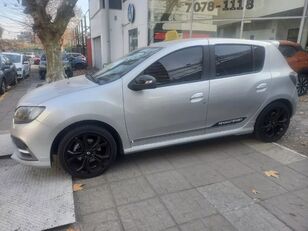 해치백 Renault Sandero