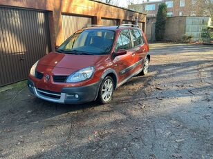 Renault Scenic hatchback