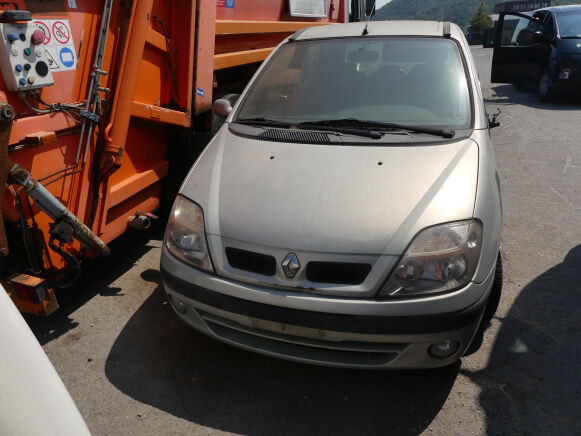 hatchback Renault Scénic RT 1,9 DCI