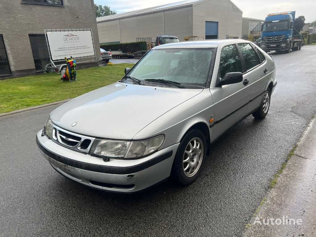 hatchback Saab 9-3