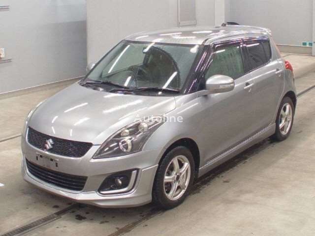 hatchback Suzuki SWIFT