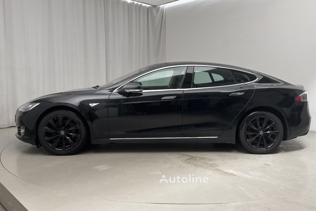 Tesla Model S hečbek