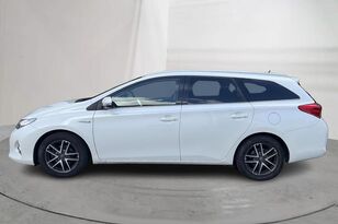 хэтчбек Toyota Auris