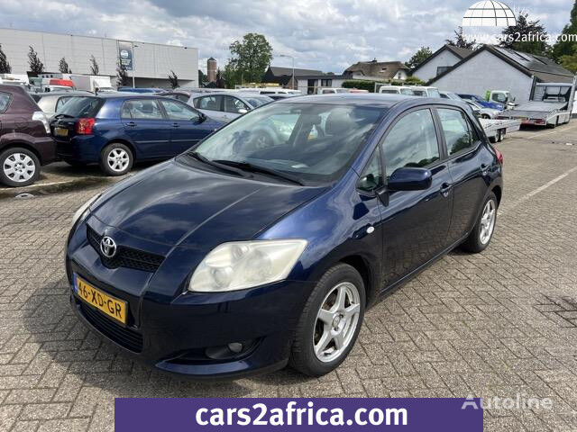 سيارة هاتشباك Toyota Auris 1.4-16V Sol