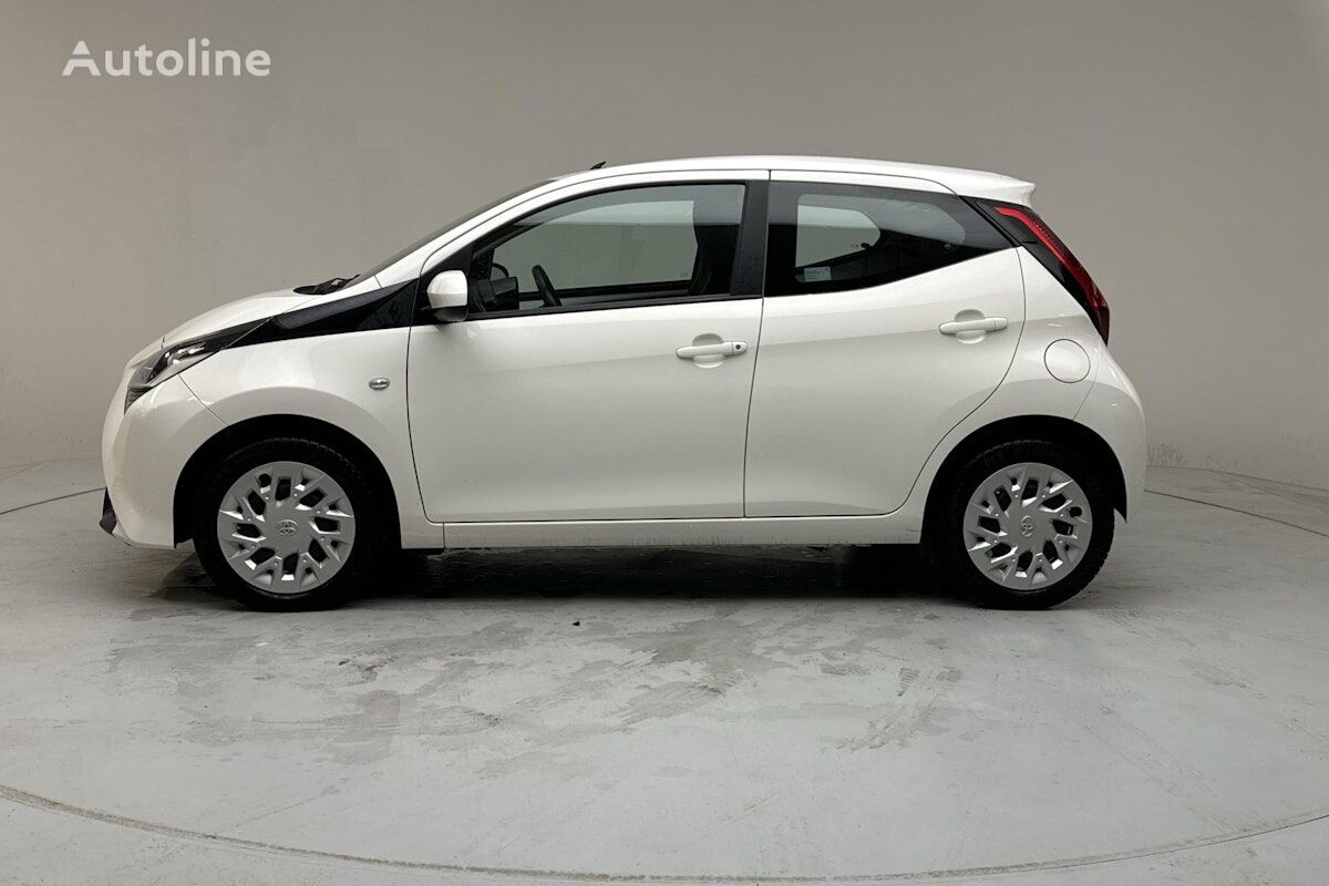 hatchback Toyota Aygo