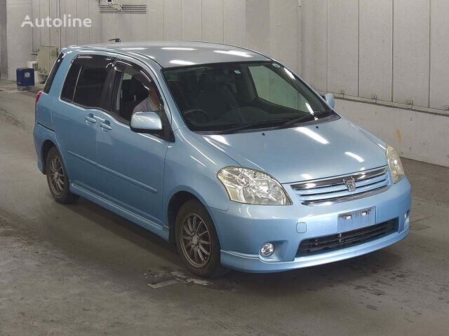 hatchback Toyota RAUM