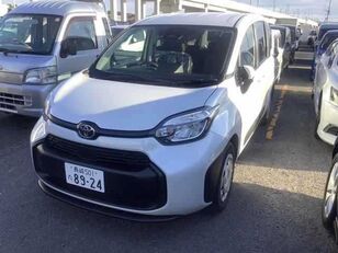 hatchback Toyota SIENTA