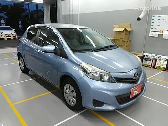 سيارة هاتشباك Toyota VITZ